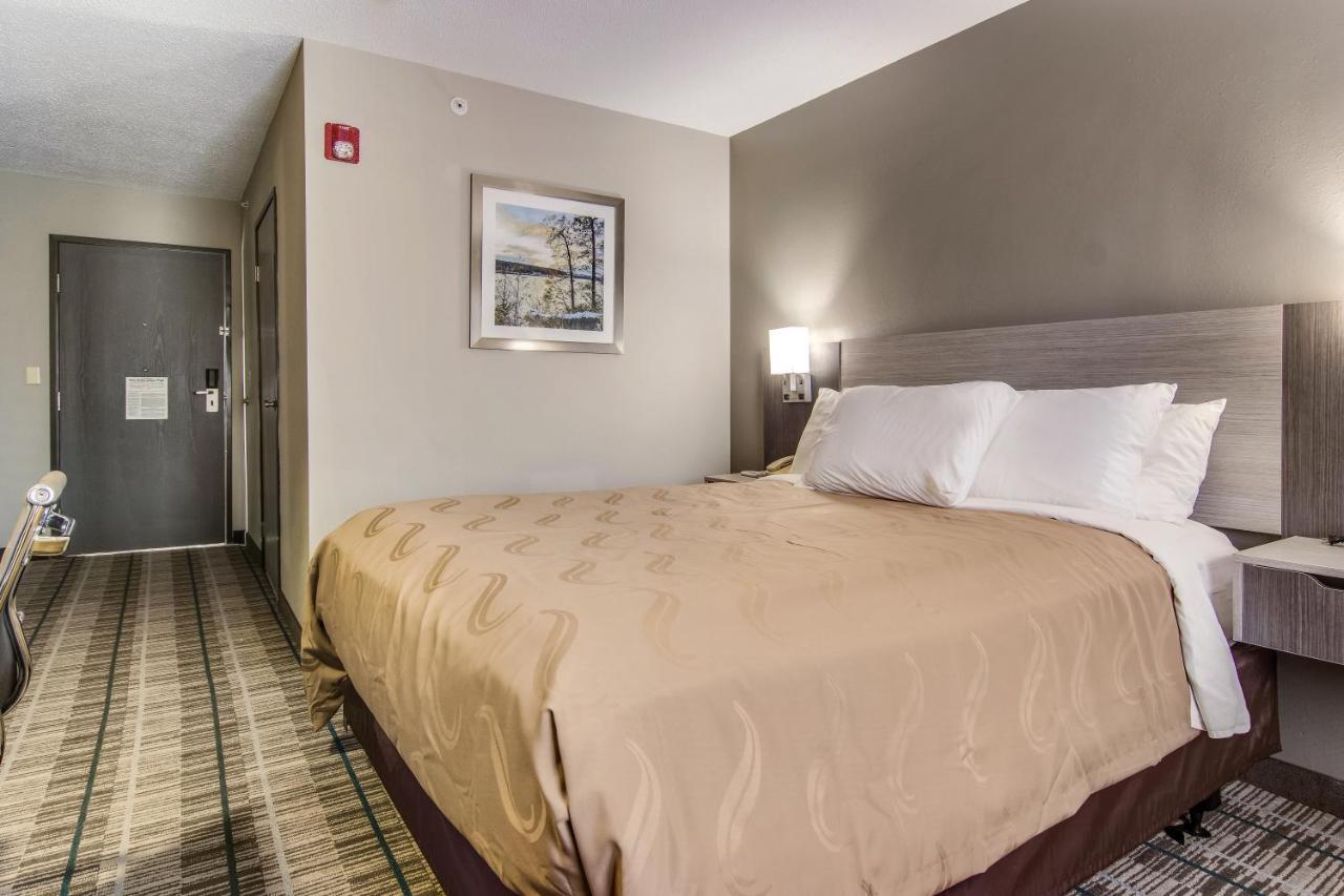 Quality Inn & Suites Grove City-Outlet Mall Zewnętrze zdjęcie