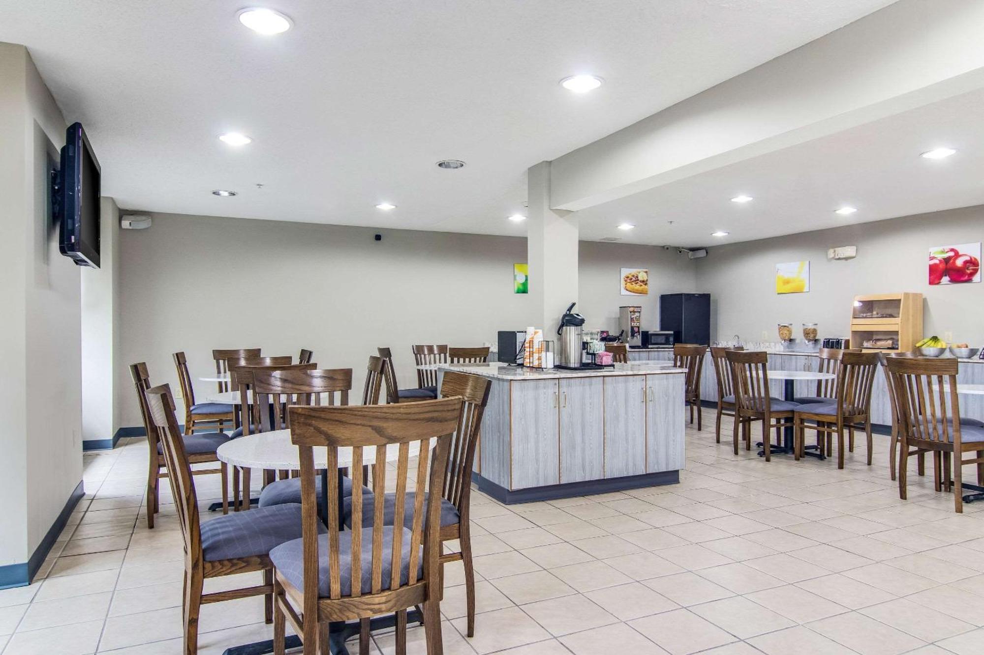 Quality Inn & Suites Grove City-Outlet Mall Zewnętrze zdjęcie