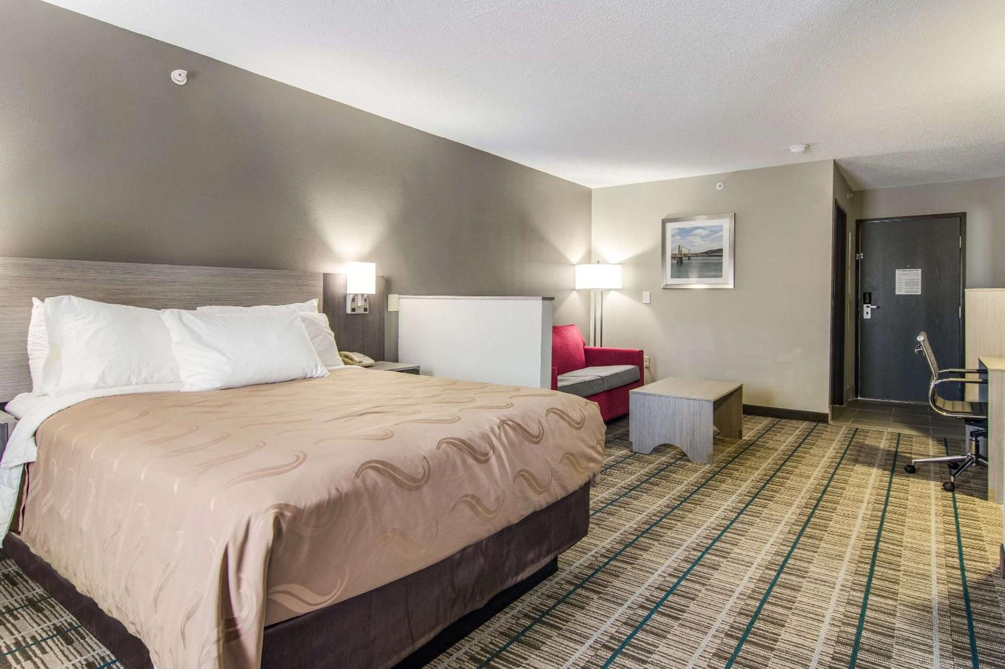 Quality Inn & Suites Grove City-Outlet Mall Zewnętrze zdjęcie