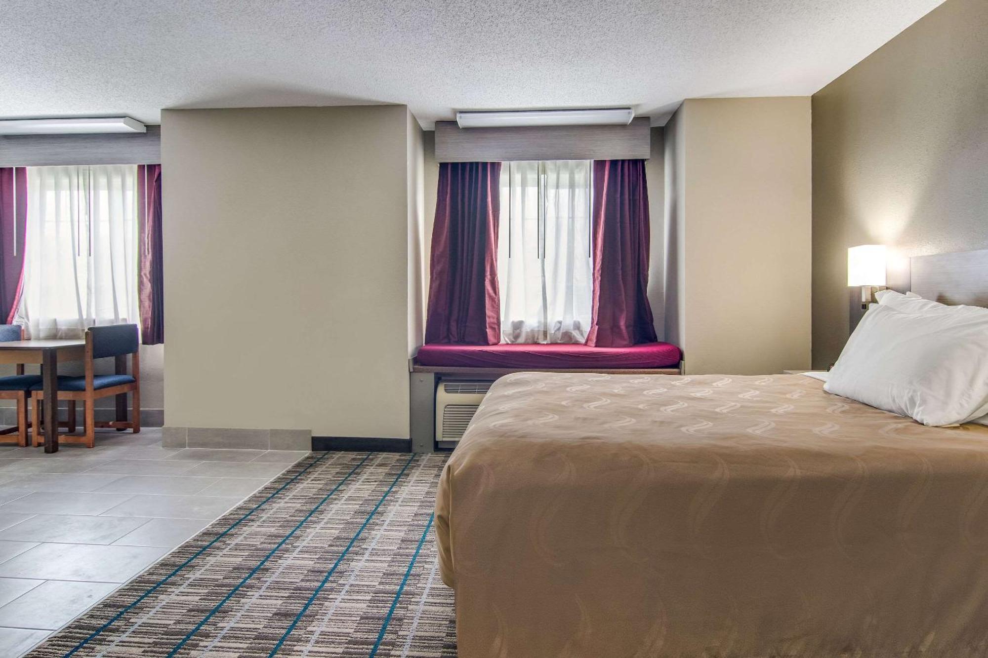 Quality Inn & Suites Grove City-Outlet Mall Zewnętrze zdjęcie