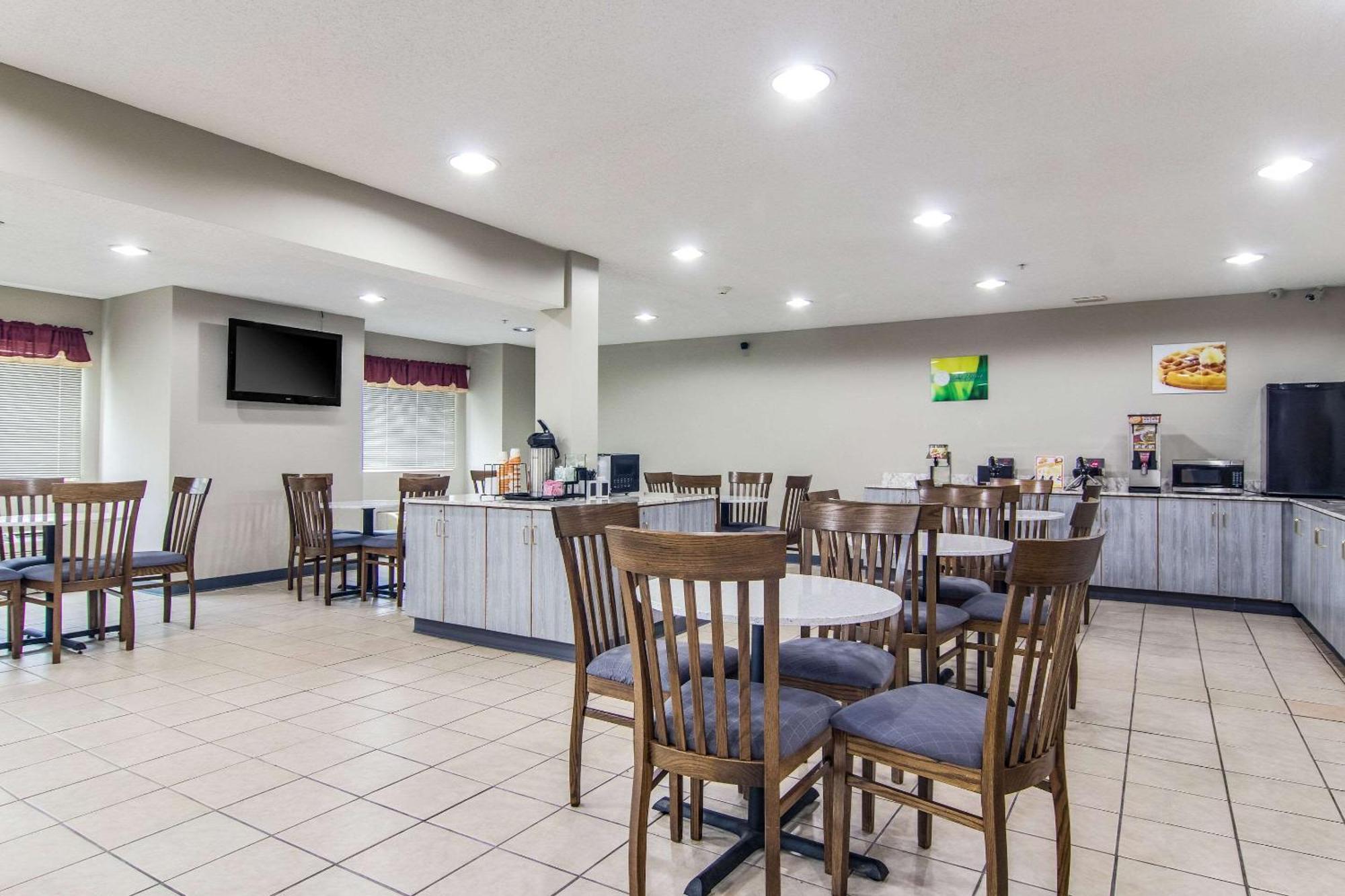Quality Inn & Suites Grove City-Outlet Mall Zewnętrze zdjęcie