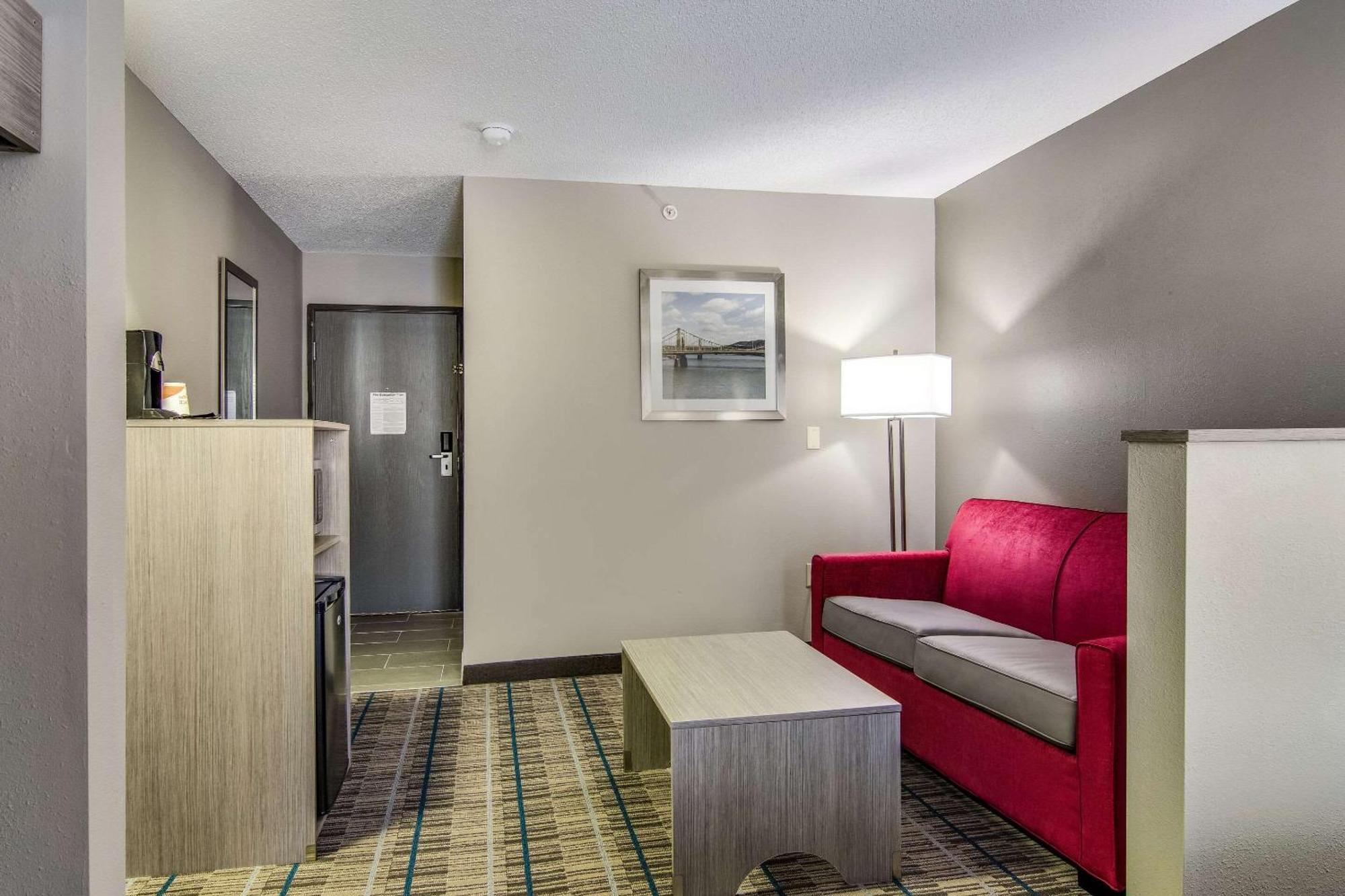 Quality Inn & Suites Grove City-Outlet Mall Zewnętrze zdjęcie