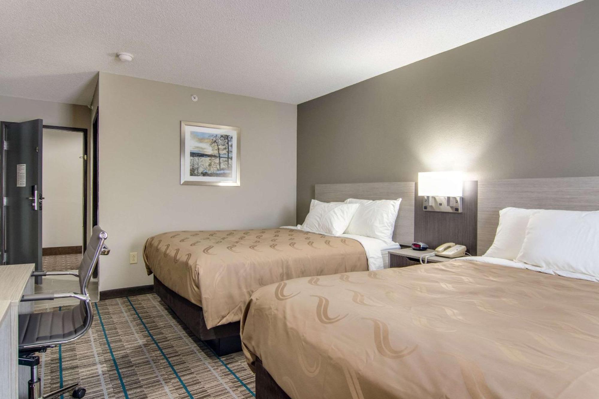 Quality Inn & Suites Grove City-Outlet Mall Zewnętrze zdjęcie