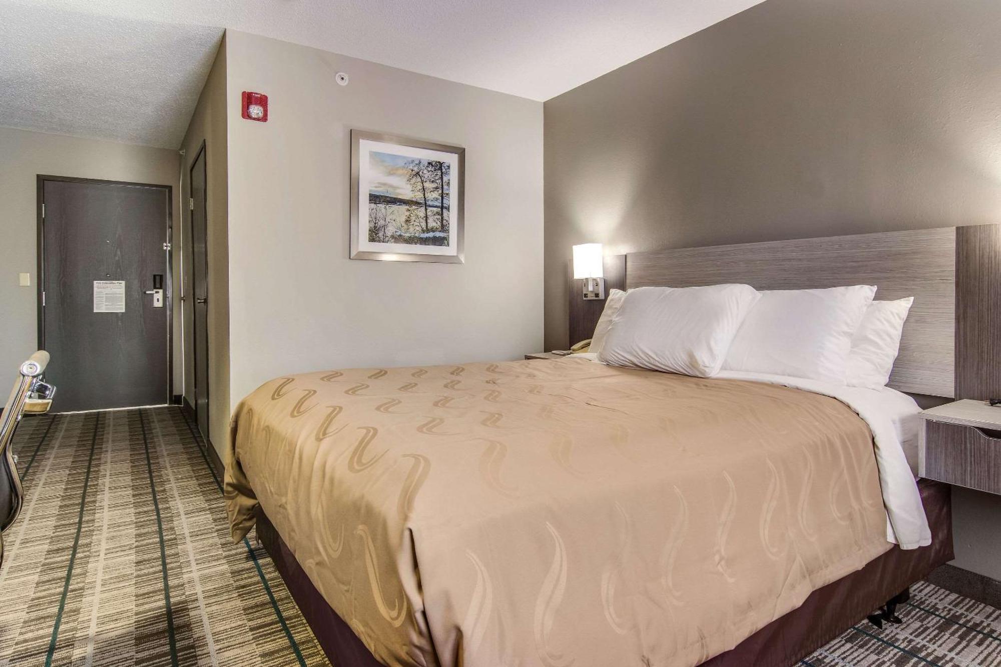 Quality Inn & Suites Grove City-Outlet Mall Zewnętrze zdjęcie